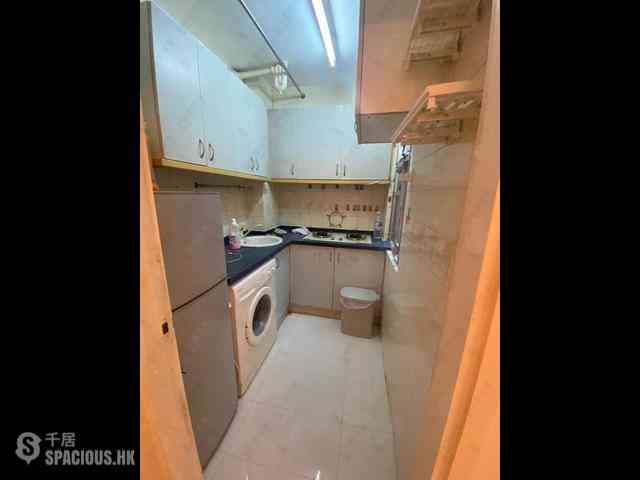 Sai Ying Pun - Yue Sun Mansion Block 1 03