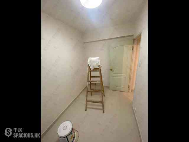 Sai Ying Pun - Yue Sun Mansion Block 1 09