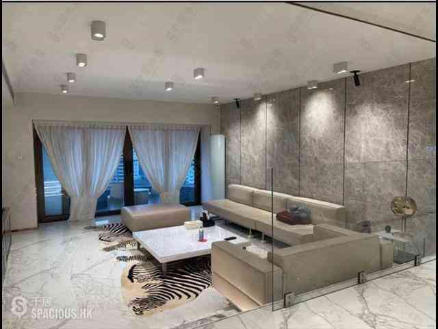 Mid Levels Central - Garden Terrace 01