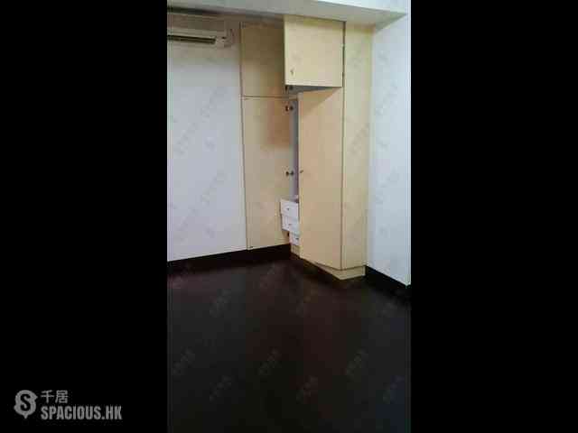 Wan Chai - Phoenix Court Block 5 06