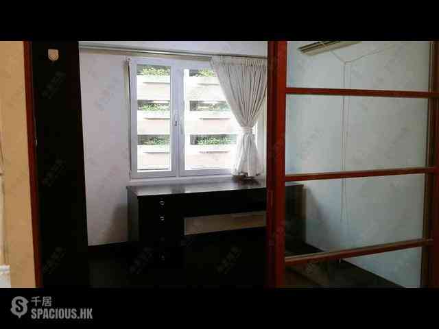 Wan Chai - Phoenix Court Block 5 13