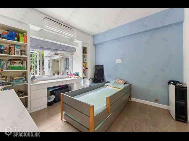 Mid Levels Central - Pearl Gardens Block EF 07