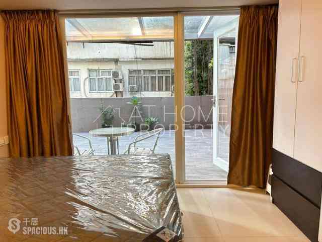 Sai Ying Pun - Wing Lee Building 02