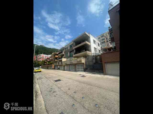 Happy Valley - 5-8, Briar Avenue 02