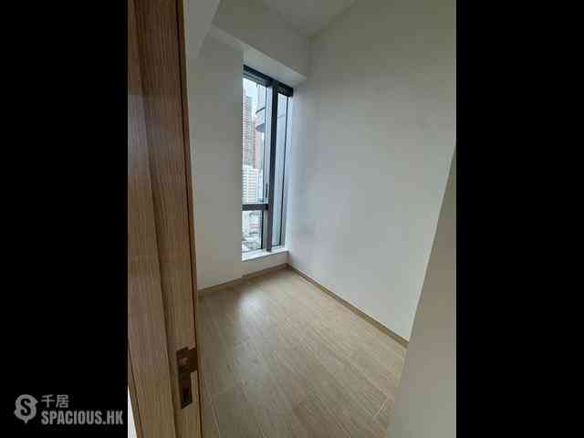 Sai Ying Pun - Upper Manor 04