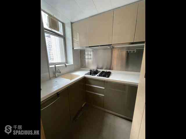 Sai Ying Pun - Island Crest 02