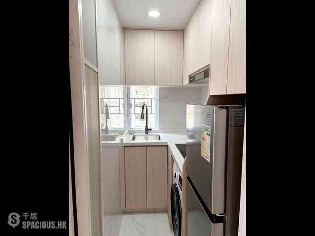 Shau Kei Wan - Hong Wah Mansion Block 1 04