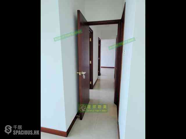 Kennedy Town - The Merton Tower 1 07