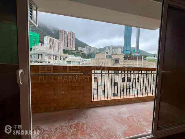 Happy Valley - Greenside Villa 02