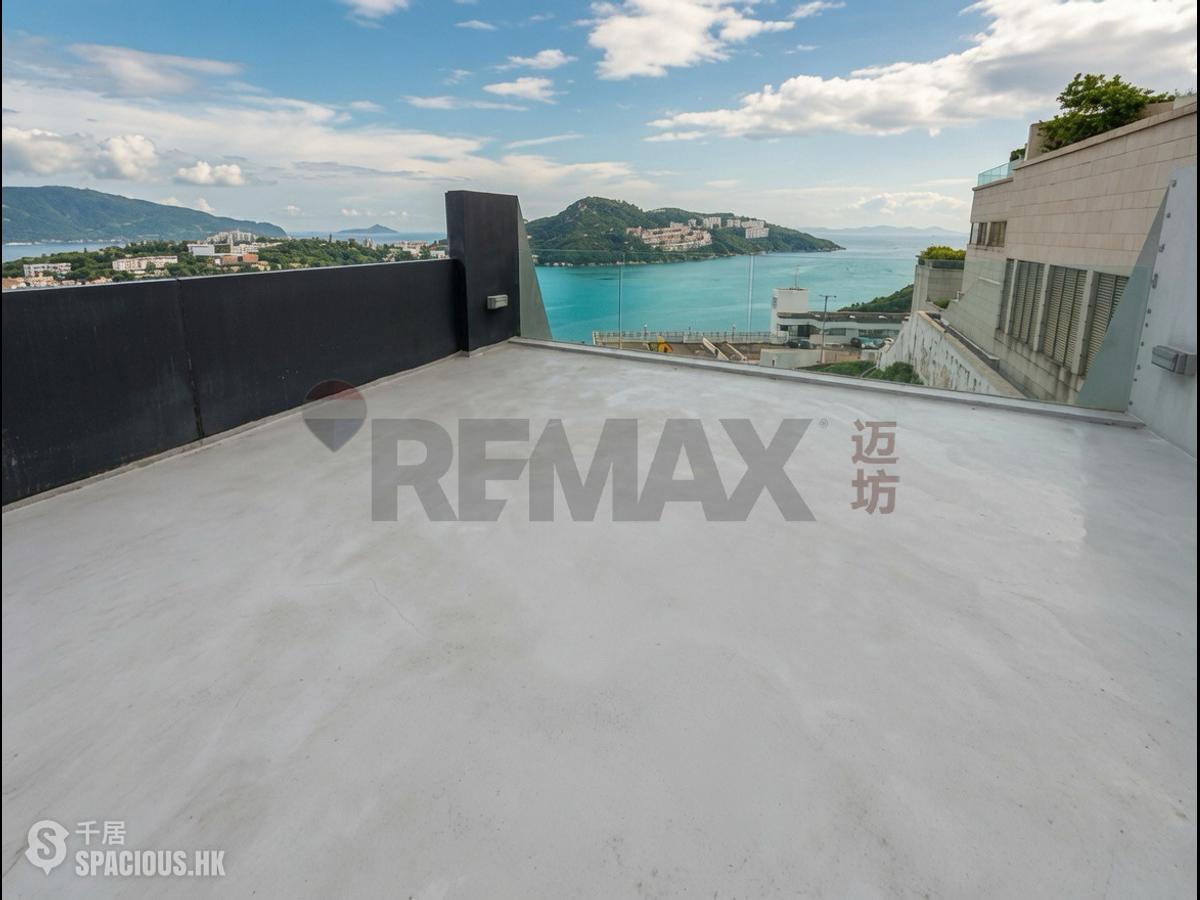 Chung Hom Kok - Pinewaver Villas 01
