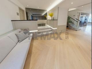 Chung Hom Kok - Pinewaver Villas 03