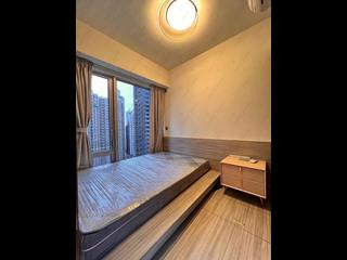 Sai Ying Pun - 63, Pokfulam Emerald House (Tower 2) 03