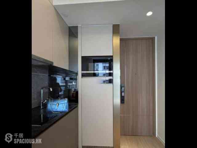 Sai Ying Pun - Des Voeux W Residence 06
