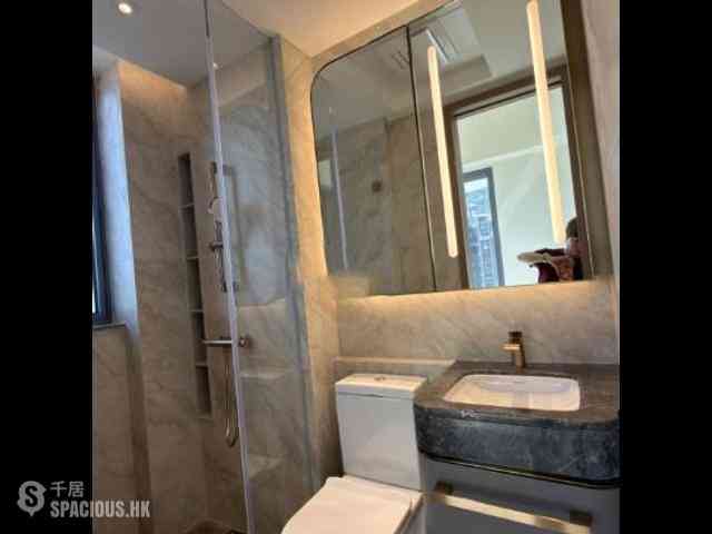 Sai Ying Pun - Des Voeux W Residence 07
