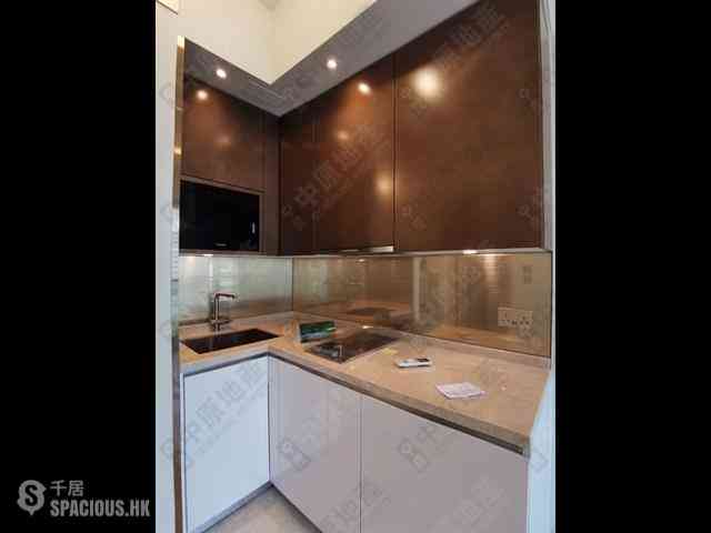 Sai Ying Pun - 63, Pokfulam Emerald House (Tower 2) 08