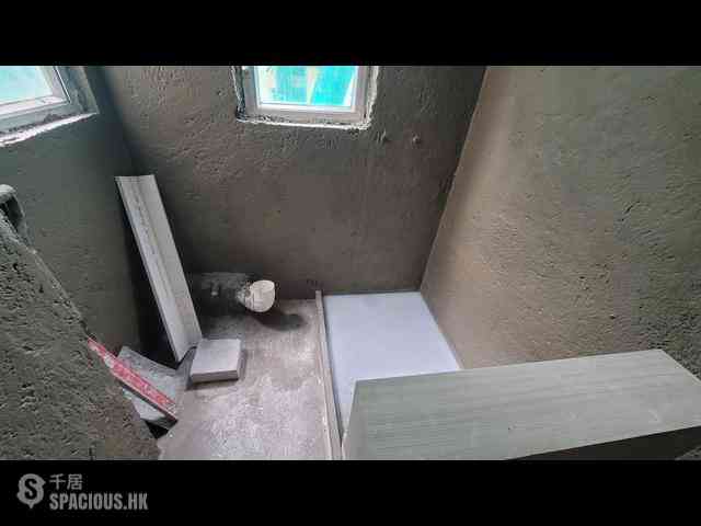 Shau Kei Wan - Hung Lee Building 04