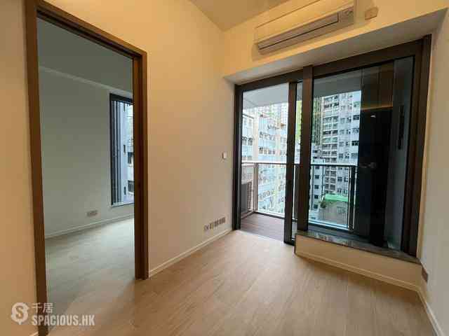 Sai Ying Pun - Des Voeux W Residence 07