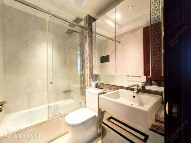 Wan Chai - The Avenue Phase 2 Block 1 04