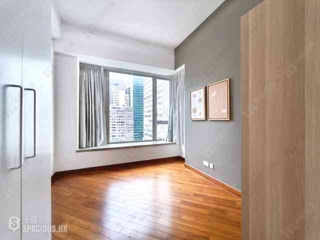Wan Chai - The Avenue Phase 2 Block 1 06