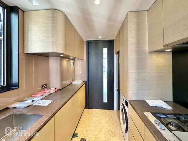 Mid Levels Central - Arezzo 13
