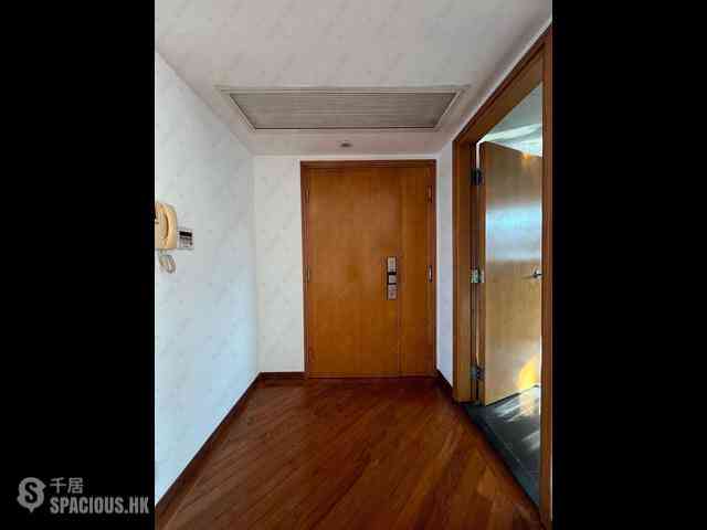 Mid Levels West - 80 Robinson Road 11