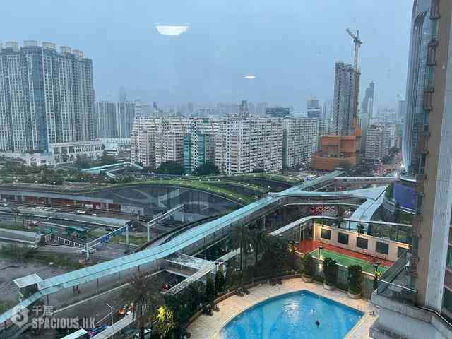 West Kowloon - Sorrento Phase 1 Block 3 01