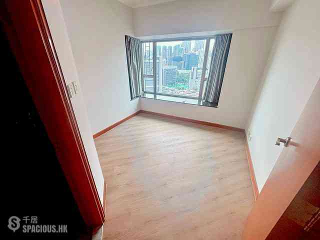 West Kowloon - Sorrento Phase 1 Block 3 03