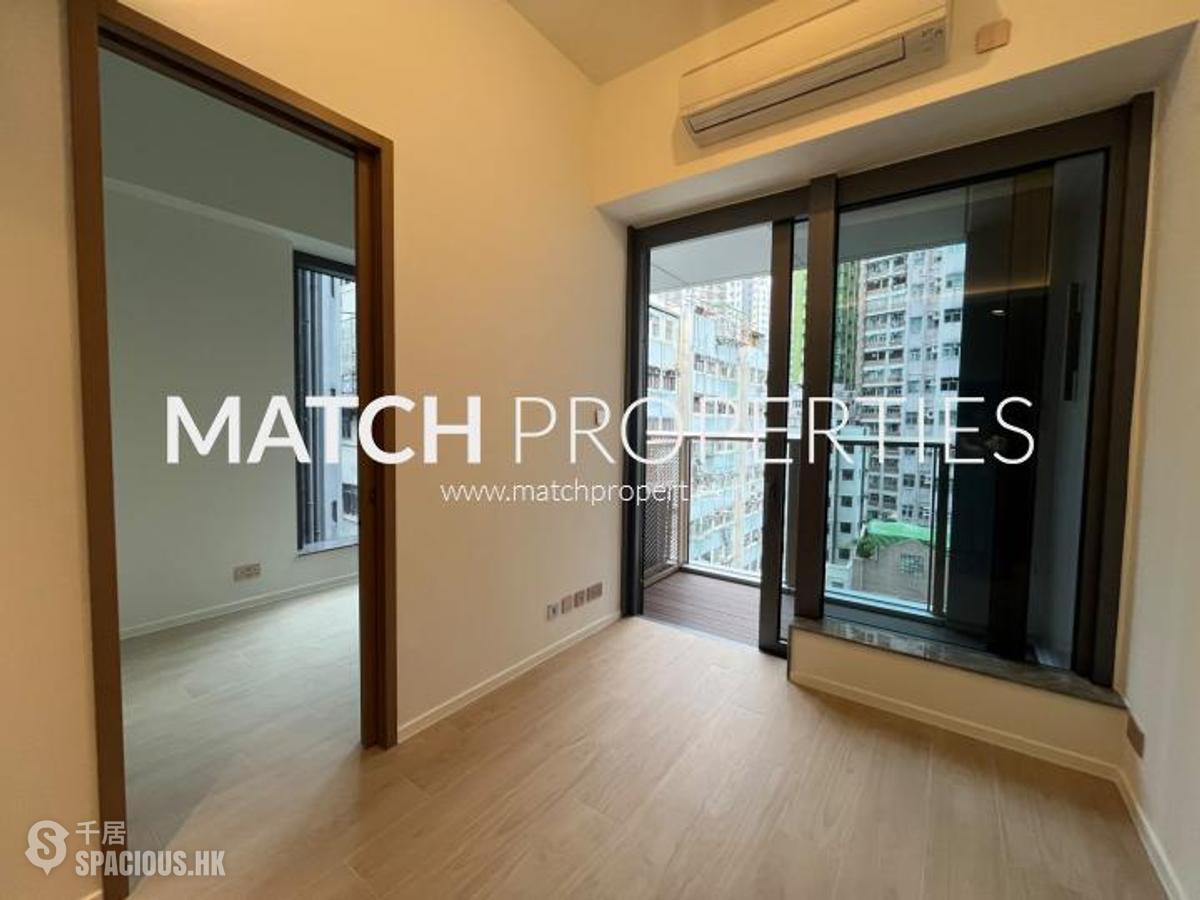 Sai Ying Pun - Des Voeux W Residence 01
