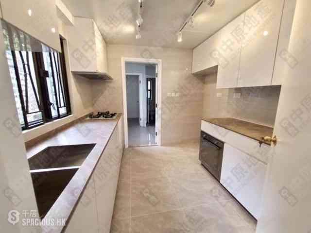 Mid Levels Central - Yukon Court 06