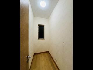 Sai Ying Pun - Island Crest 08