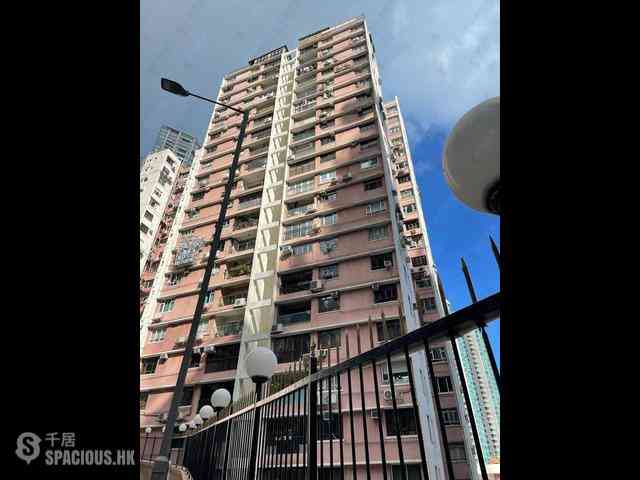 Mid Levels Central - Merry Court 01