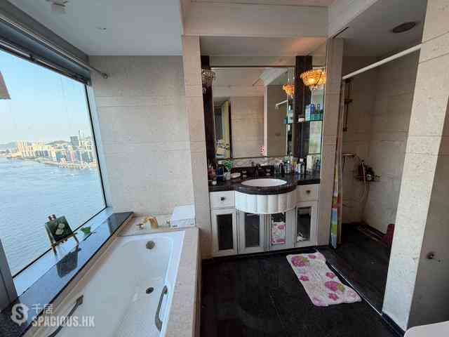 Whampoa Garden - Harbourfront Landmark Tower 3 06