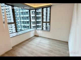 Mid Levels Central - Peach Blossom 04