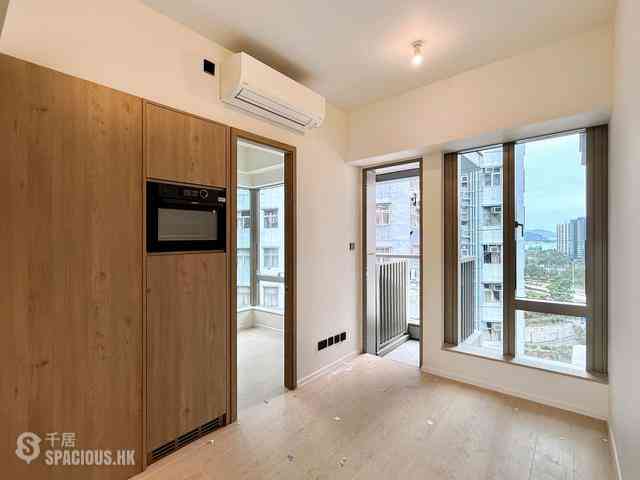 Quarry Bay - Finnie 01