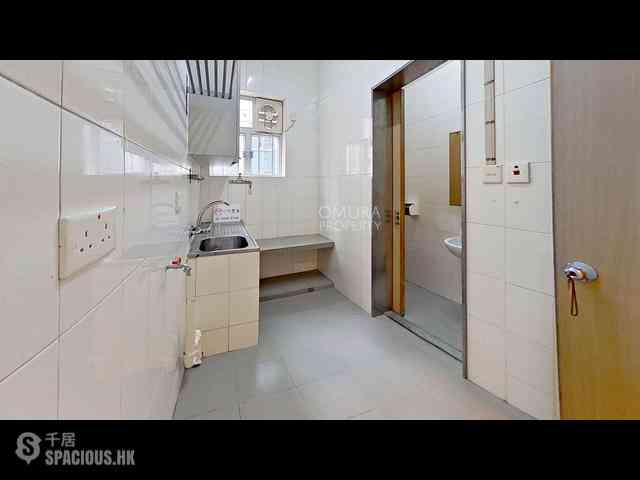 Wan Chai - Pak Fook Building 13