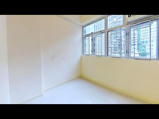 Wan Chai - Pak Fook Building 19
