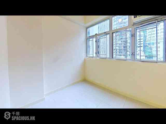 Wan Chai - Pak Fook Building 19