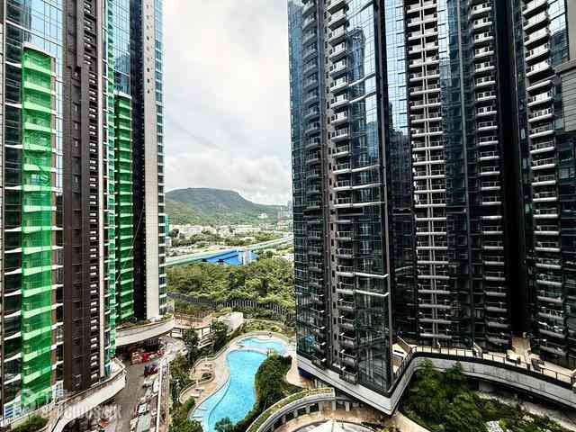 Wong Chuk Hang - The Southside Phase 1 Southland Tower 2B 01