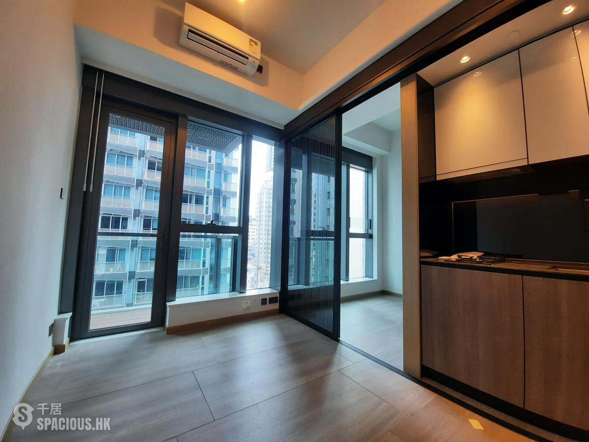 Sai Ying Pun - Two・Artlane 01