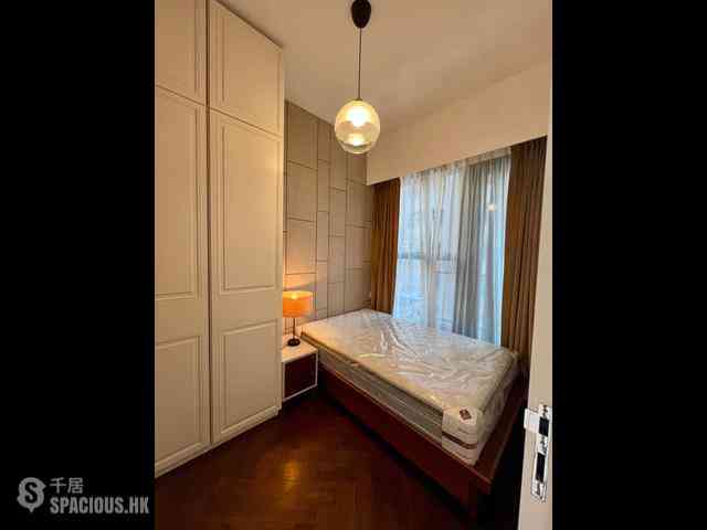 Shek Tong Tsui - One South Lane 02