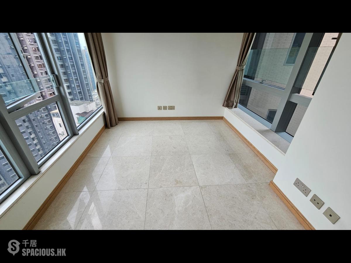 Sai Ying Pun - 63, Pokfulam 01