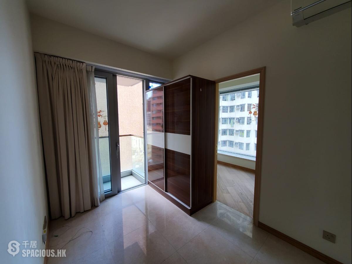 Sai Ying Pun - 63, Pokfulam 01