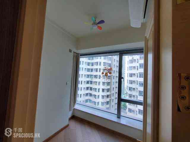 Sai Ying Pun - 63, Pokfulam 04