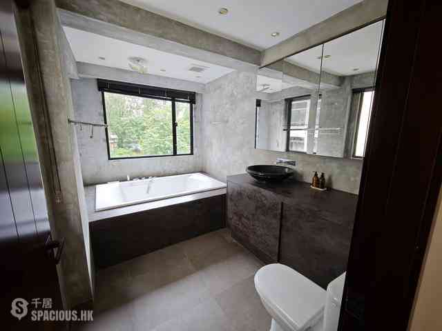 Sheung Wan - 14, Queen's Road West 05