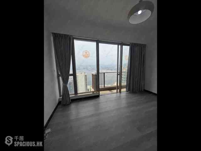 Sai Ying Pun - Island Crest Block 2 01