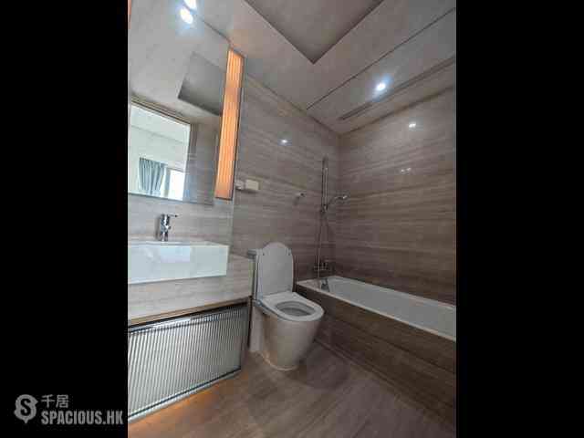 Sai Ying Pun - Island Crest Block 2 06