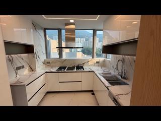 Sai Ying Pun - The Summa Block 1 06
