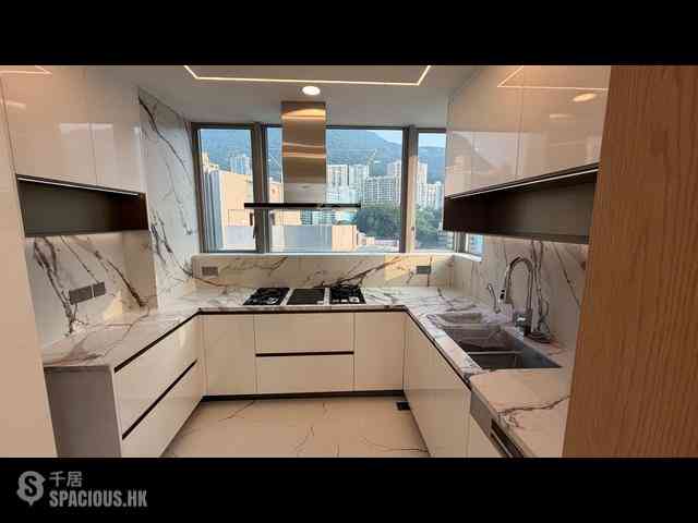Sai Ying Pun - The Summa Block 1 06