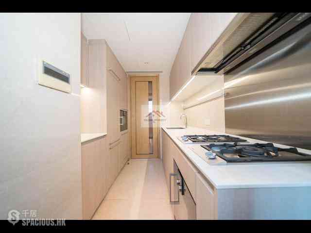 Mid Levels Central - 3, MacDonnell Road 01