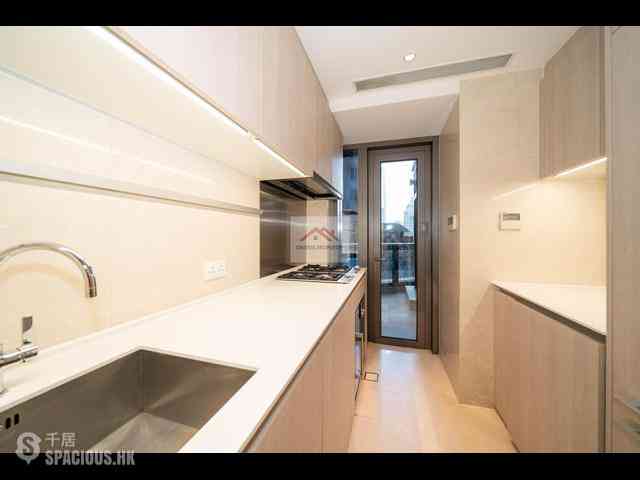 Mid Levels Central - 3, MacDonnell Road 04